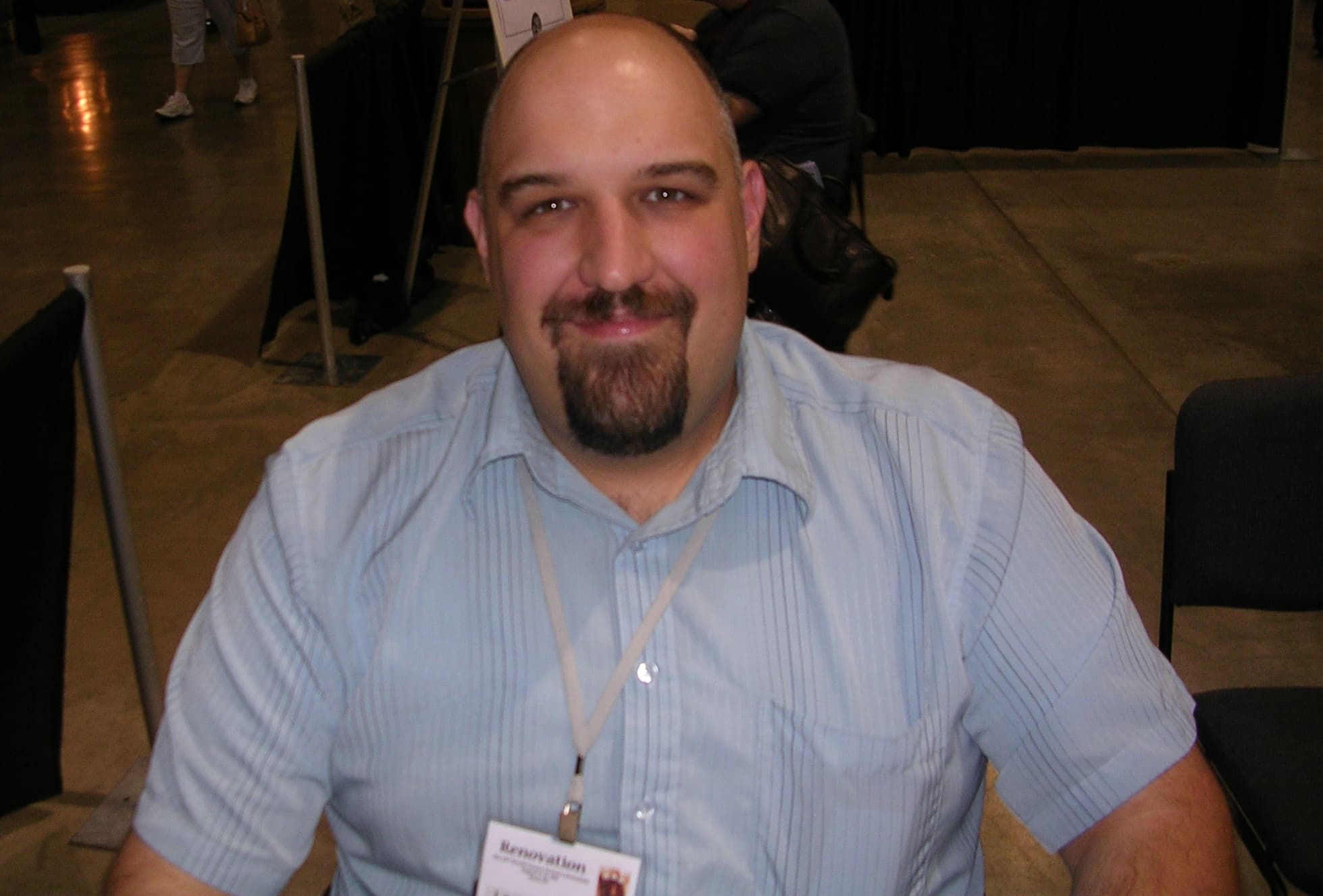 Portrét – Larry Correia