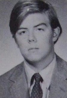Portrét – John Hughes
