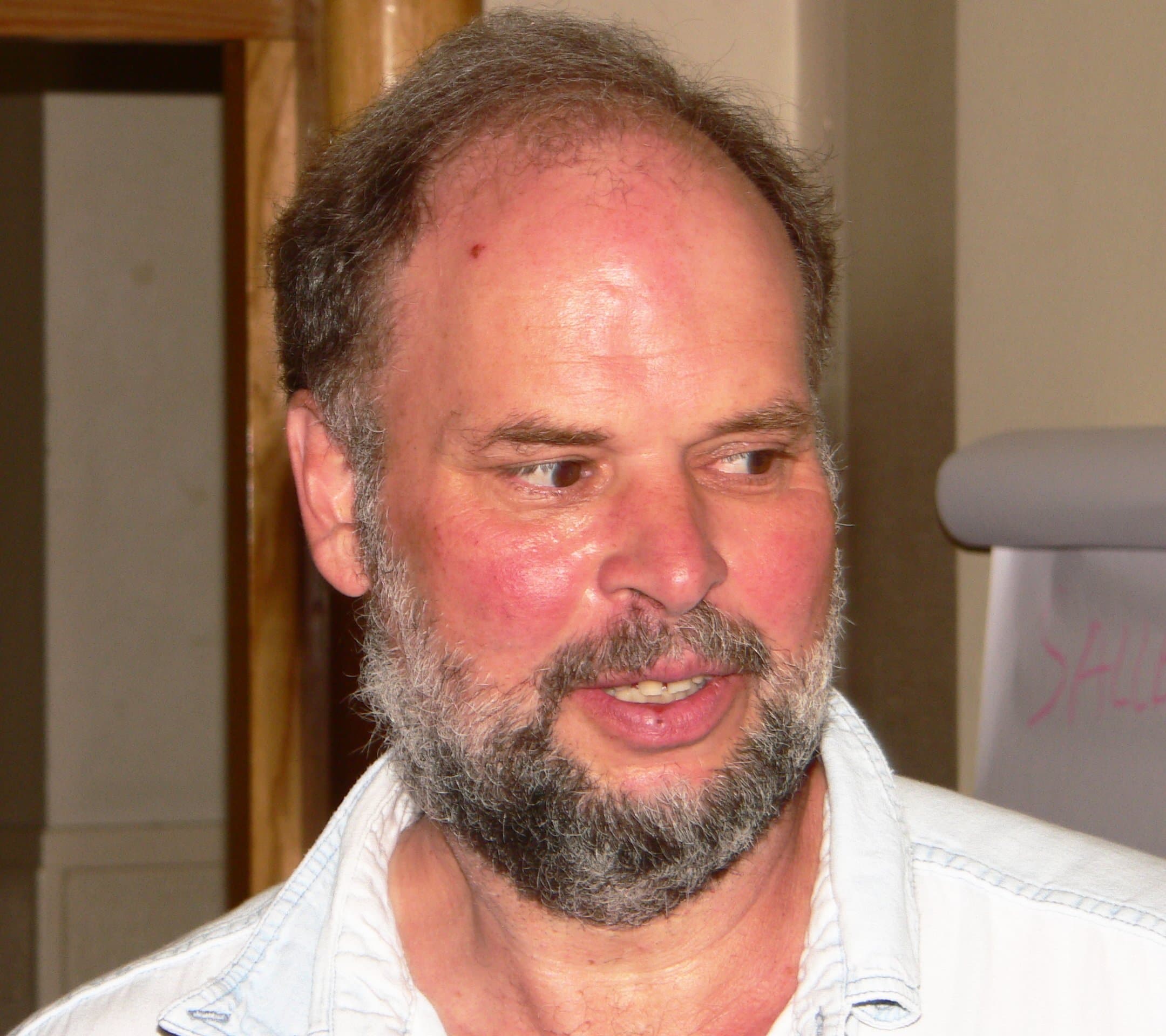 Portrét – Vaughan Jones