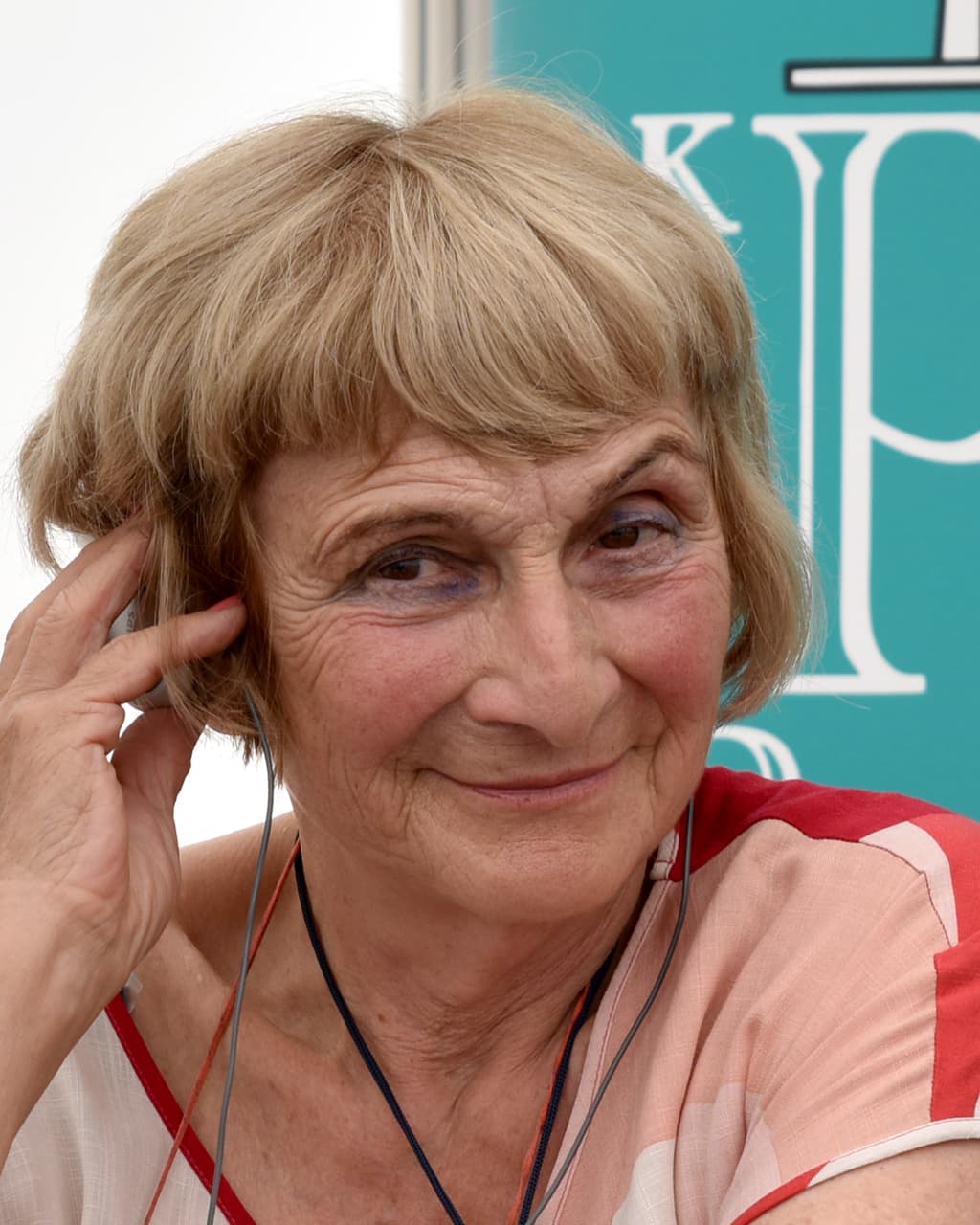 Portrét – Olga Walló