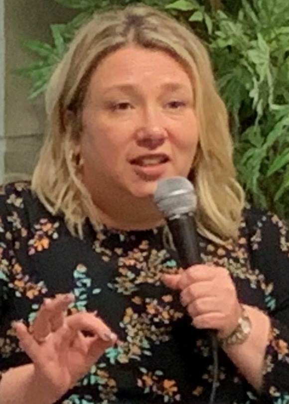 Portrét – Gail Honeyman