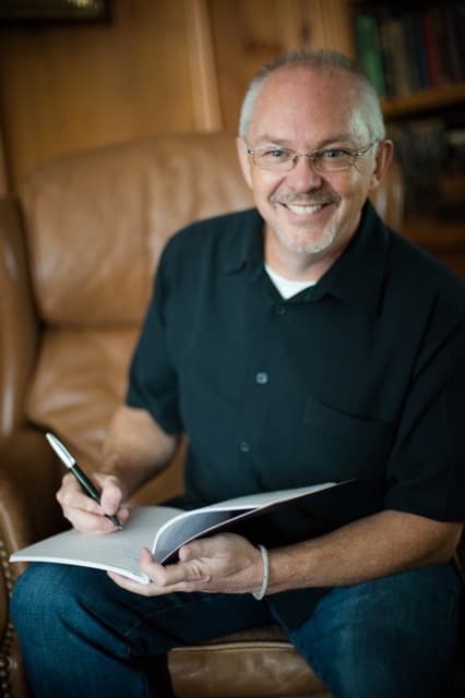 Portrét – William Paul Young
