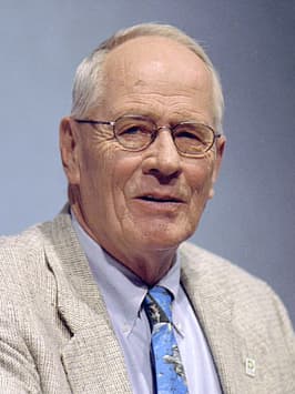 Portrét – Stephen E. Ambrose