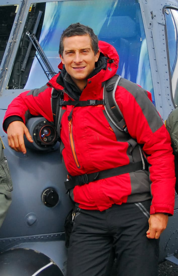 Portrét – Bear Grylls
