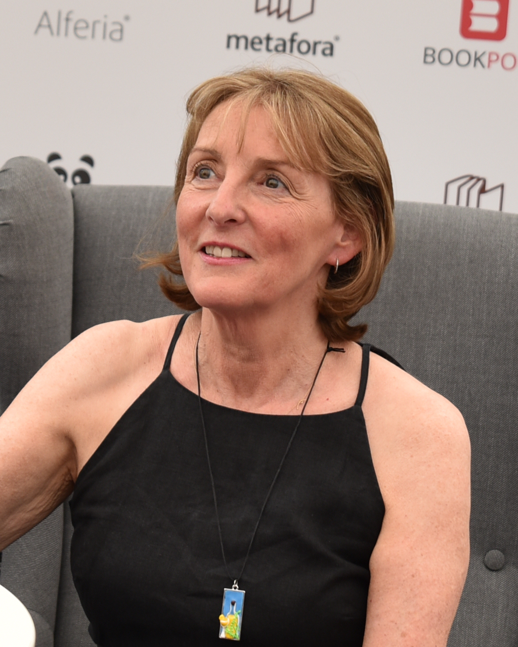 Portrét – Julie Caplinová