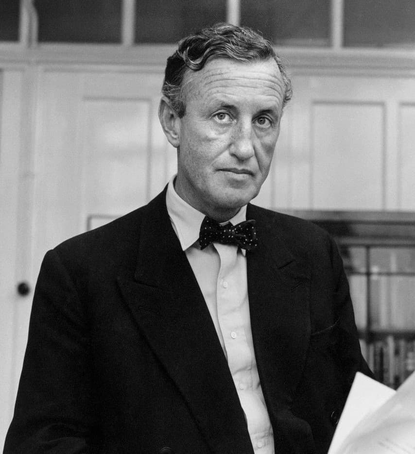 Portrét – Ian Fleming